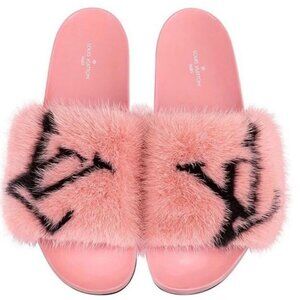 LOUIS VUITTON Mink Fur Slides Flat Mules in Pink size 40 RARE Limited Edition